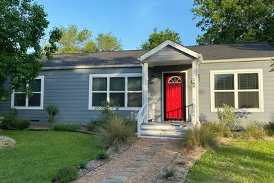 Image de Charming 2-bedroom house with fenced backyard in Bryan