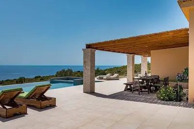 2br Panoramic Sea-View Villa • Infinity Pool & Outdoor Jacuzzi