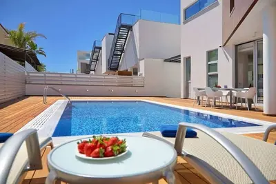 Image de Sea-View Villa • Private Pool & Rooftop Jacuzzi