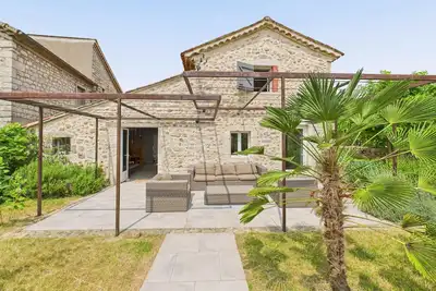 Image de Gîte 9 personnes- Ardèche du Sud! \n piscine-climatisation\n Rivière a pieds!