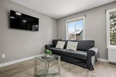 Image de The Ridge – Modern 2br Near 17th Ave in Bankview