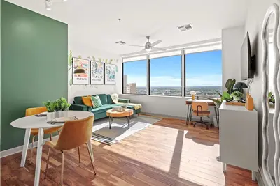 Image de Amber 1br Suite | Pool, Gym, Free Parking & Dt