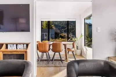 Image de Fabulous Home with Great Views