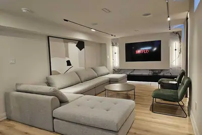 Image de Luxurious Modern 2 Bedroom Apartment