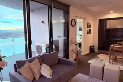 Image de 16th-Floor Escape | City Views + Resort Facilities