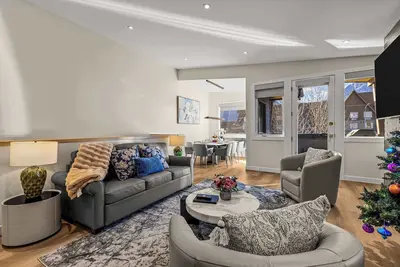 Image de Luxury Canmore Mountain Retreat|Hot Tub|Sleeps14|4br+Den ( Bl# Res-11738 )