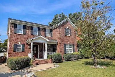 Image de Fun Home w/ Backyard Oasis—Near Downtown Greensboro!