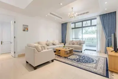 Image de Spacious 2br Souk Al Bahar Retreat – Steps from Dubai Mall