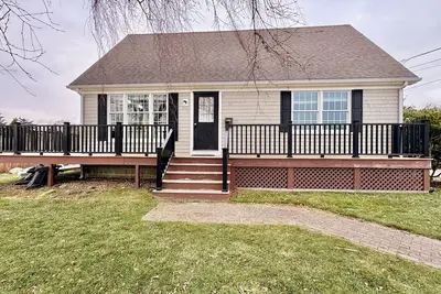 Image de The Beach Cottage in Misquamicut - short walk to the beach!