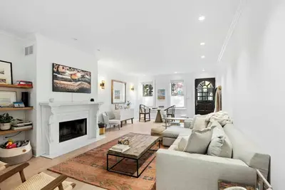 Image de Charming family-friendly rowhome with garage near Center City Philly