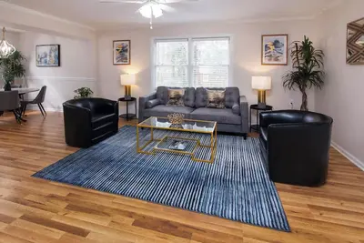 Image de Fully Appointed 2br Near Uptown