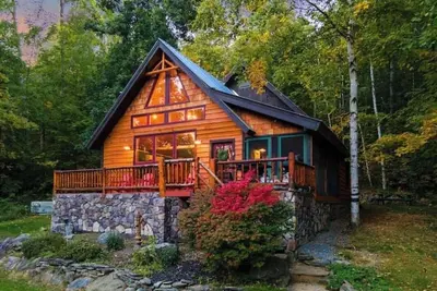 Image de Mountainside Cabin Hot Tub & Fireplace Serenity Less than 2 miles to Lake George