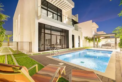 Image de Spacious District One Villa w/ Private Pool & Lift