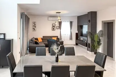 Image de Magnifique maison de 4 chambres à Raslina