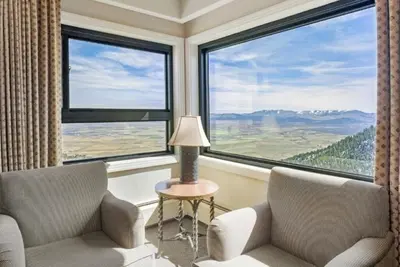 Image de Adventure-Ready Villa: Indoor/Outdoor Pools & Bbq Deck, Fireplace & Hot Tubs