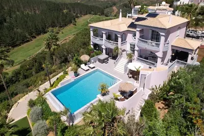 Image de Belle villa avec piscine à Budens