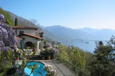Image de Maison de vacances avec piscine privée et vue panoramique à 180