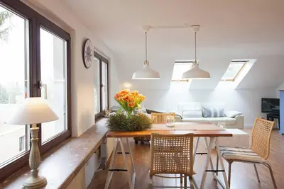 Image de 3-room attic apartment in Mainz near the university