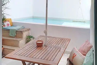 Pêra White Patio – Small Space, Private Pool, Big Charm