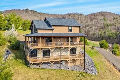Image de The Magnificent View - 5br/3. 5ba w/Mtn Views, Gas F/P, Near Boone & Parkway
