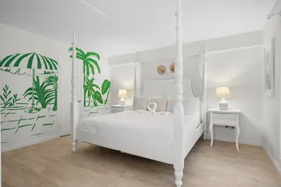 Image de 3 Br house w/car, pool, walk to beach/Atlantis - V