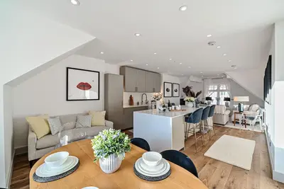 Image de Appartement-Moderne-Salle de bain privée-Vue sur Rue-Secure Dedicated Parking