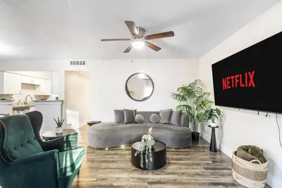 Image de Stadium-View • Walk to Texas Live! & At&T Stadium