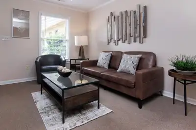 Image de Comfort-Ready 2br for Work Trips