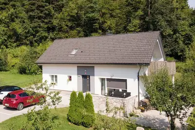 Image de Modern & Well Equipped 2-Bedroom Apartment With Balcony And Ac