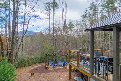 Image de Escape to your own Tiny Slice of Heaven in Franklin, N