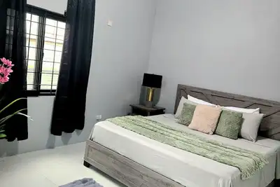 Image de Sweet Haven is a chic one bedroom apartment, just outside May Pen town centre.