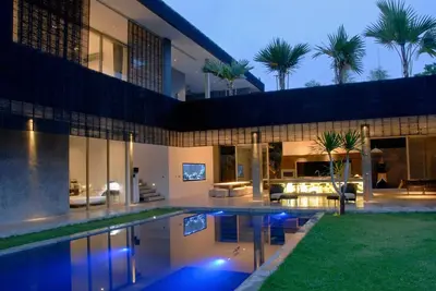 Modern 4bd Villa with Pool