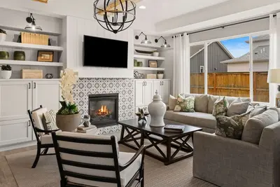 Image de Cozy designer home on the park