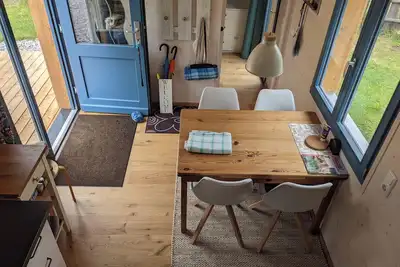 Image de Modern, cozy tiny house with covered terrace