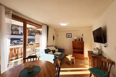 Image de Pied des pistes de ski, 1er étage, piscine, sauna, balcon, télévision, casier à ski, 25m², Les Orres