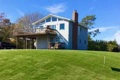 Image de Amazing 4-bedroom House in Montauk! Newly redone, large deck and outdoor shower!