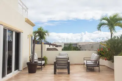 Image de 3-bedroom Ph condo in Playa del Carmen - 1 block to beach, 2 blocks to 5th Ave