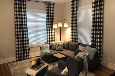 Image de Bright & Beautiful Turn-of-the-Century Modern Home