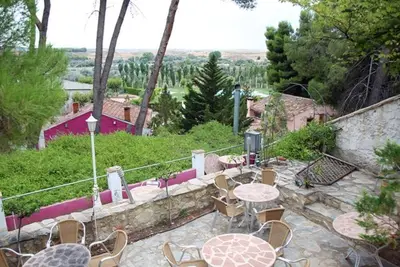 Image de Spacious Rural House for 20 People in Alhama de Aragon