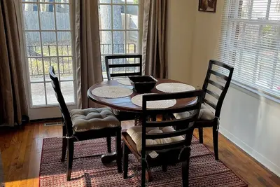 Image de Serene 2-bedroom condo in welcoming Charlotte Neighborhood