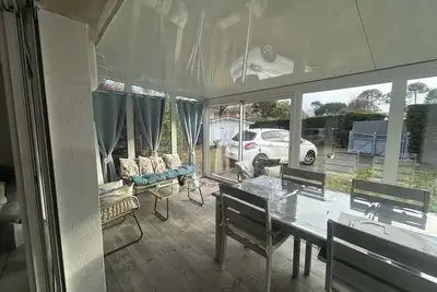 Maison proche lac avec beau jardin