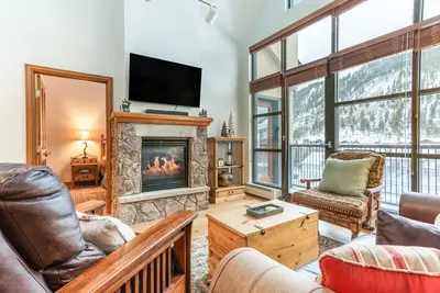 Image de Chapel Square 317 - Walk to Gondola, Dining, & Entertainment; Fireplace & Views