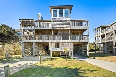 Image de Semi-Oceanfront Avon Retreat Steps to Beach