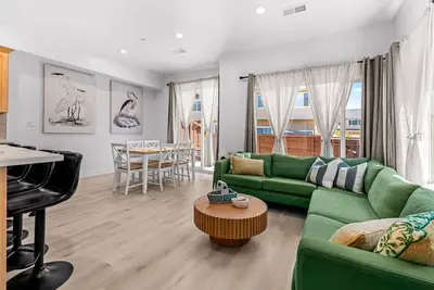 Image de Beach themed 3-bedroom condo in charming Watsonville for your getaway
