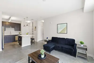 Image de CozySuites | Spacious 2br Monument Circle with parking