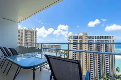 Image de @ Marbella Lane – Oceanview Horizon Escape Studio