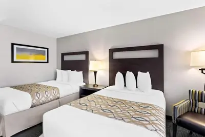 Image de 4 Charming Units Near Downtown Naperville - Free Breakfast and Parking!