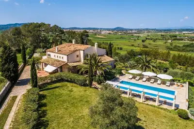 Image de Magnifique maison à Petra avec piscine privée, utilisable à l'intérieur.