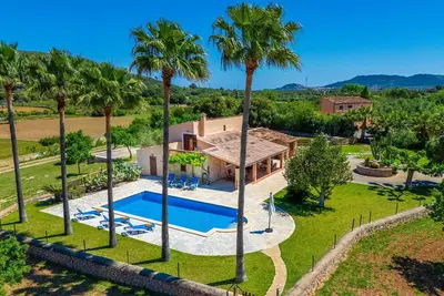 Superbe maison à Arta avec piscine privée, utilisable à l'intérieur comme à.