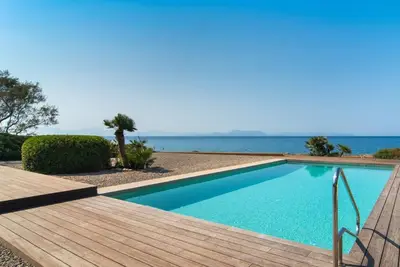 Image de Maison confortable à Betlem avec piscine privée, utilisable à l'intérieur.